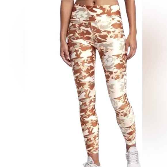 Nike Dri-Fit Phantom Desert Camo Activewear High-Rise Leggings Size Medium. - Picture 1 of 6